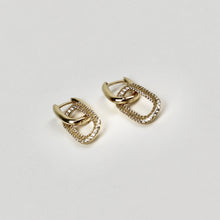 Lade das Bild in den Galerie-Viewer, Mini Square Hoop Ohrringe mit Zirkonia