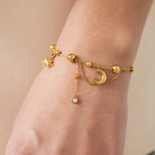 Lade das Bild in den Galerie-Viewer, Sparkly Moon and Star Bracelet Gold
