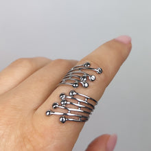Lade das Bild in den Galerie-Viewer, Lot of Dots Ring Silver
